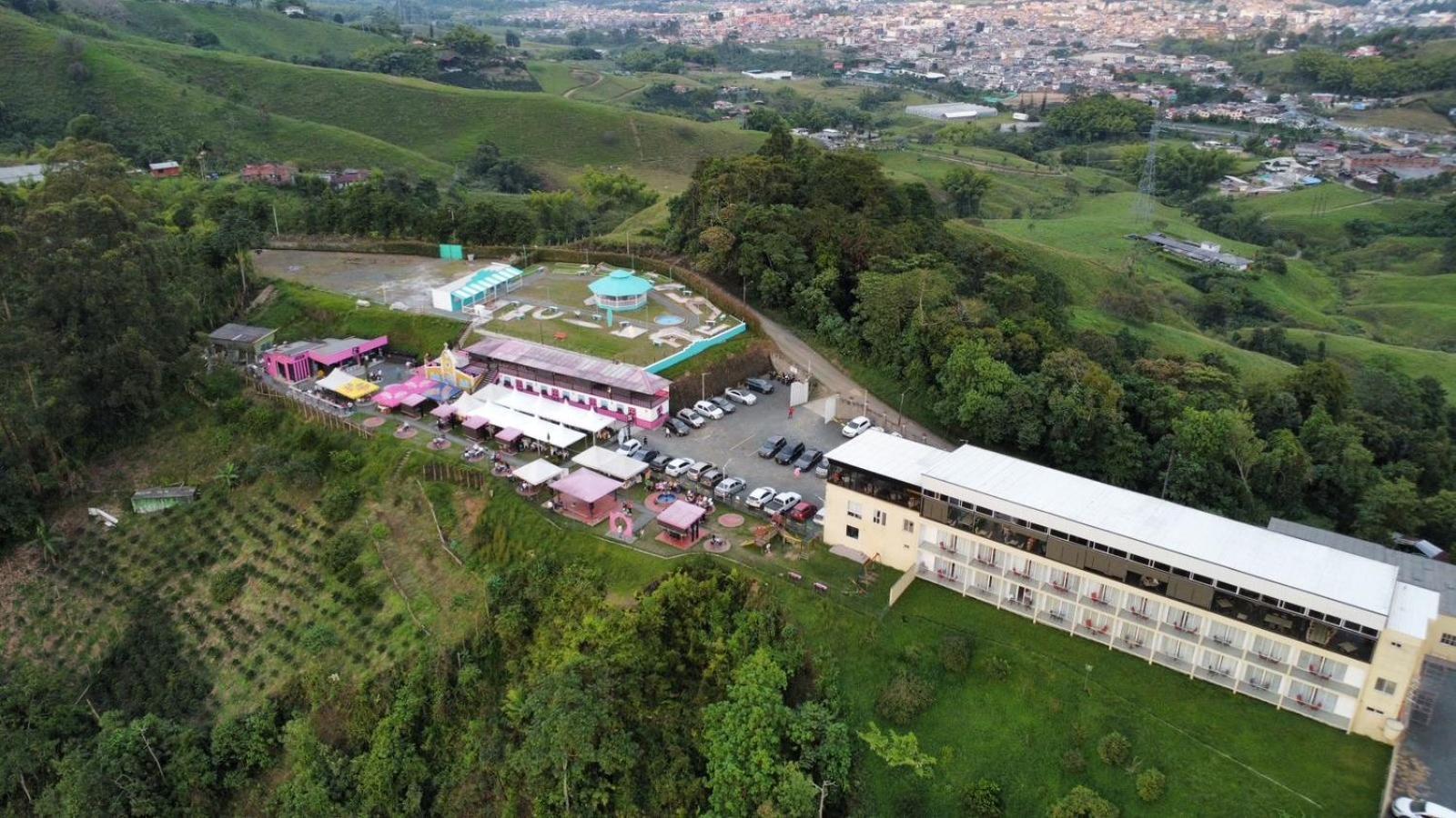 Hotel Entre Lomas *